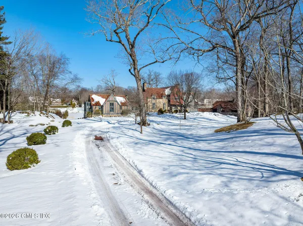 $15,995,000 | 44 Khakum Wood Road, Greenwich, CT 06831