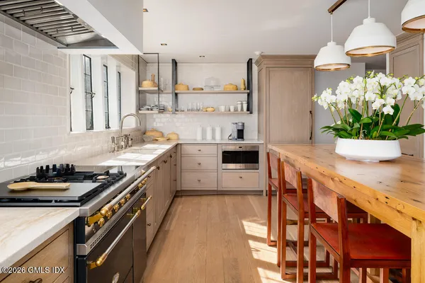 $15,995,000 | 44 Khakum Wood Road, Greenwich, CT 06831