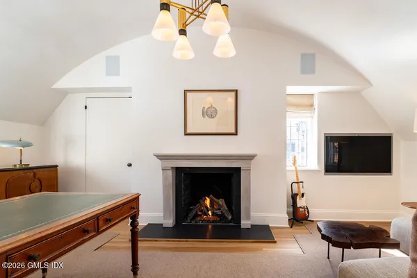 $15,995,000 | 44 Khakum Wood Road, Greenwich, CT 06831