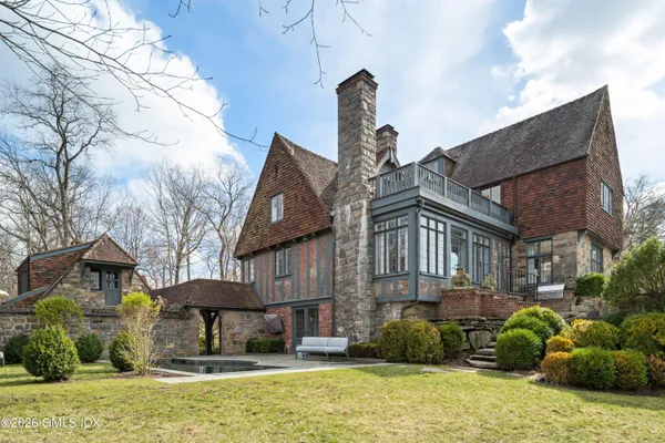 $15,995,000 | 44 Khakum Wood Road, Greenwich, CT 06831