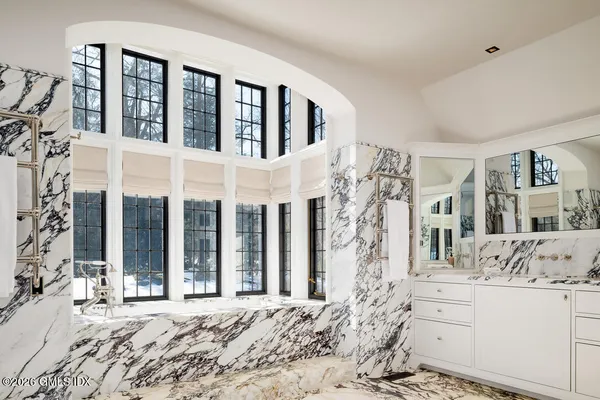 $15,995,000 | 44 Khakum Wood Road, Greenwich, CT 06831