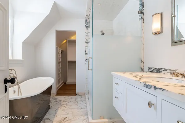 $15,995,000 | 44 Khakum Wood Road, Greenwich, CT 06831