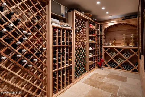 $15,995,000 | 44 Khakum Wood Road, Greenwich, CT 06831