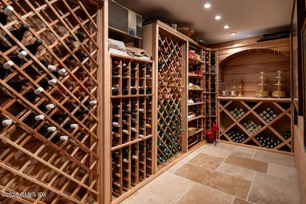 $15,995,000 | 44 Khakum Wood Road, Greenwich, CT 06831