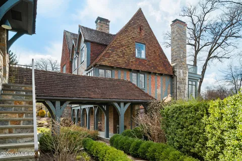 $15,995,000 | 44 Khakum Wood Road, Greenwich, CT 06831