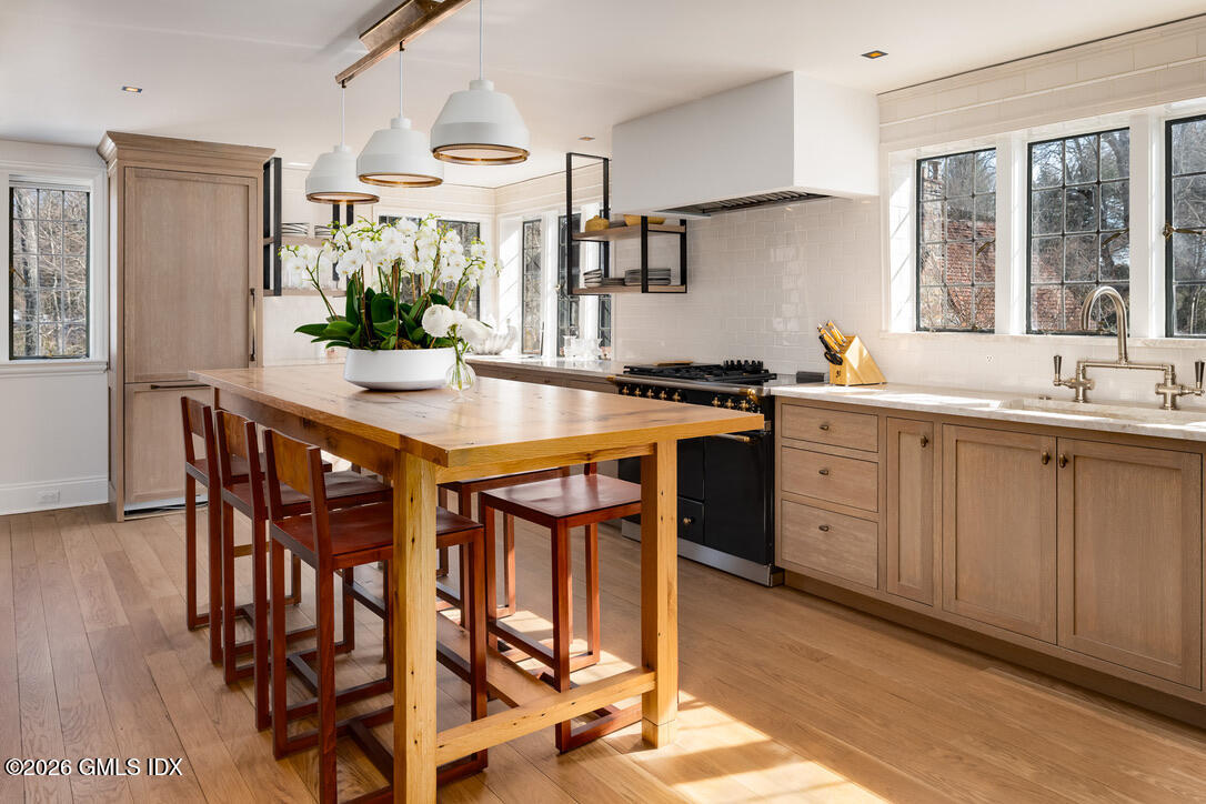 44 Khakum Wood Road Greenwich, CT 06831 - Photo 5 of 7 Kitchen2