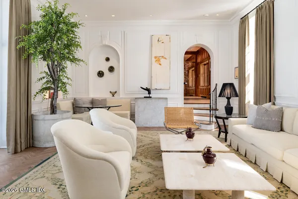 $15,995,000 | 44 Khakum Wood Road, Greenwich, CT 06831