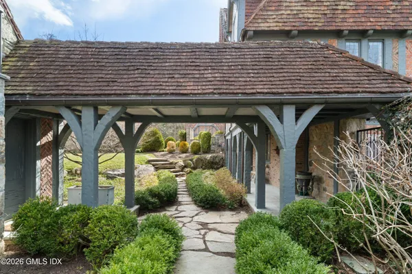 $15,995,000 | 44 Khakum Wood Road, Greenwich, CT 06831