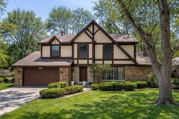 $875,000 | 3810 Russett Lane, Northbrook, IL 60062