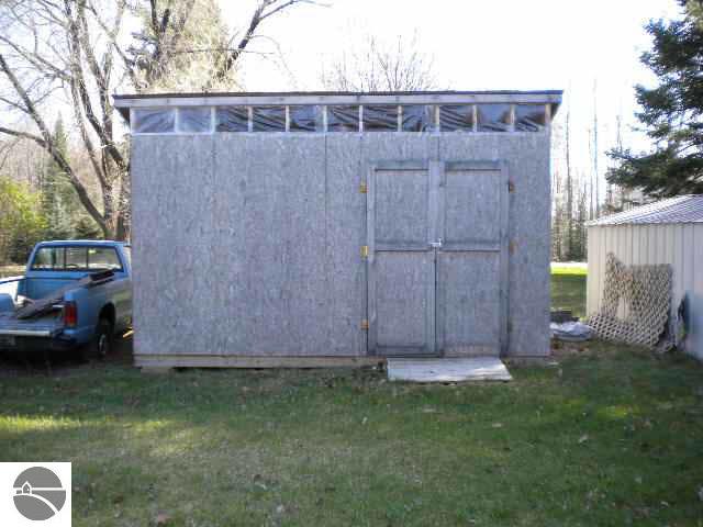 786 Laird Lake Road Hale, MI 48739 - Photo 9 of 12 1752175-8.JPG