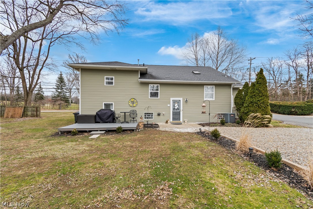 384 Killian Road Akron, OH 44319 - Photo 24 of 30 Rear view -Trex deck