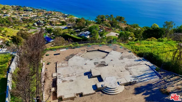 $2,800,000 | 20765 Big Rock Drive, Malibu, CA 90265