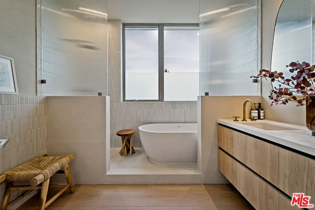 $15,950 | 755 North Alfred Street, Unit C, Los Angeles, CA 90069