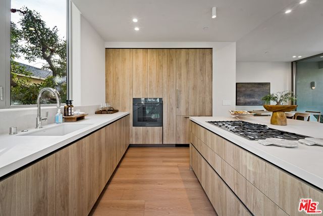 $15,950 | 755 North Alfred Street, Unit C, Los Angeles, CA 90069