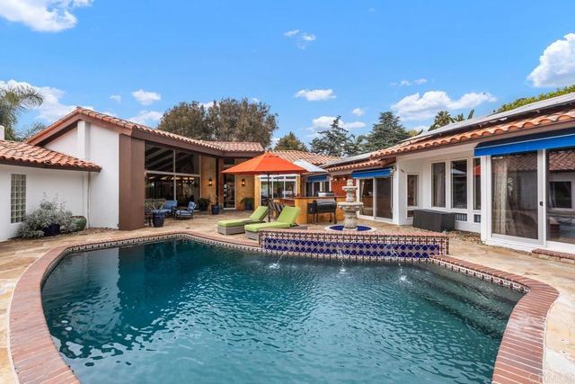 $2,465,000 | 7144 Almaden Lane, Carlsbad, CA 92009