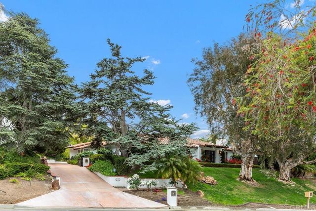 $2,465,000 | 7144 Almaden Lane, Carlsbad, CA 92009