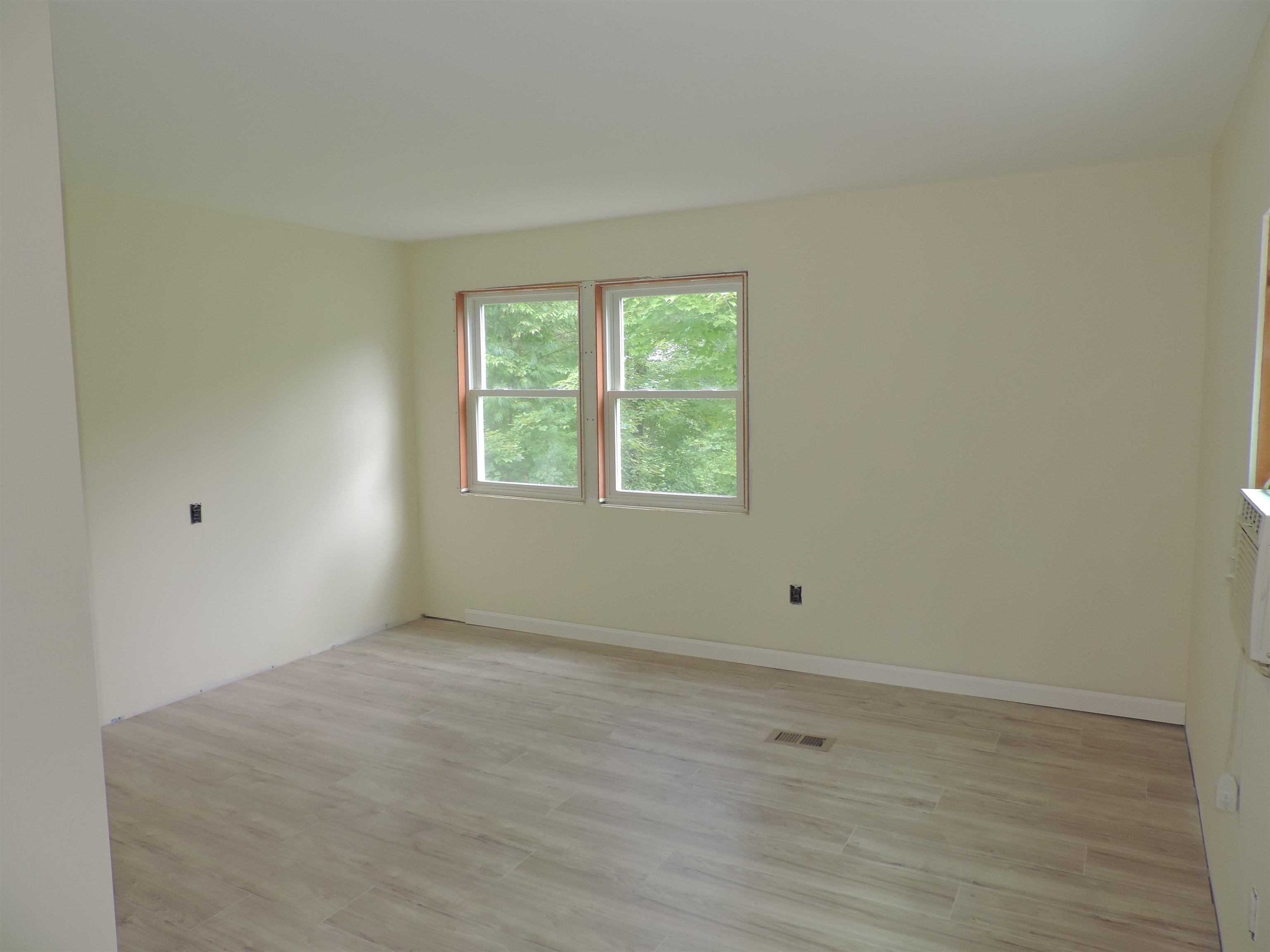 10 Allen Street Sandown, NH 03873 - Photo 17 of 28