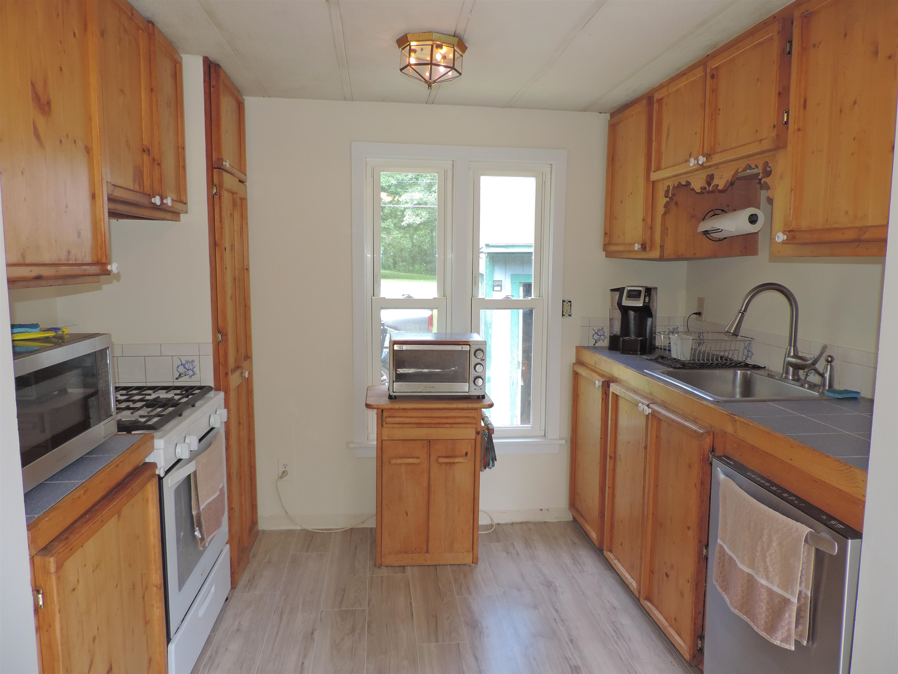 10 Allen Street Sandown, NH 03873 - Photo 6 of 28