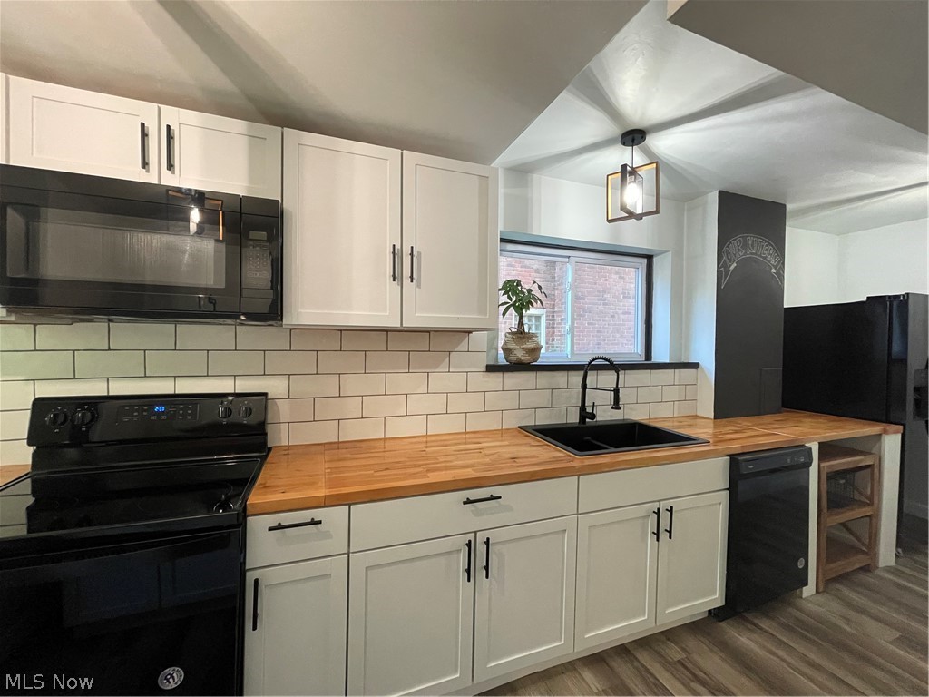 3672 Bainbridge Road Cleveland, OH 44118 - Photo 10 of 15