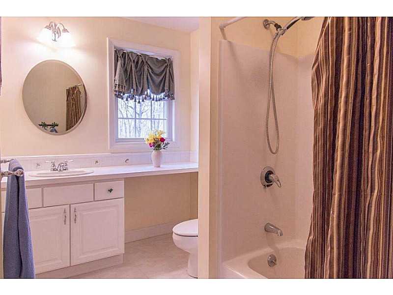 10 Tillinghast Road East Greenwich, RI 02818 - Photo 12 of 22 Bathroom. Guest Bath
