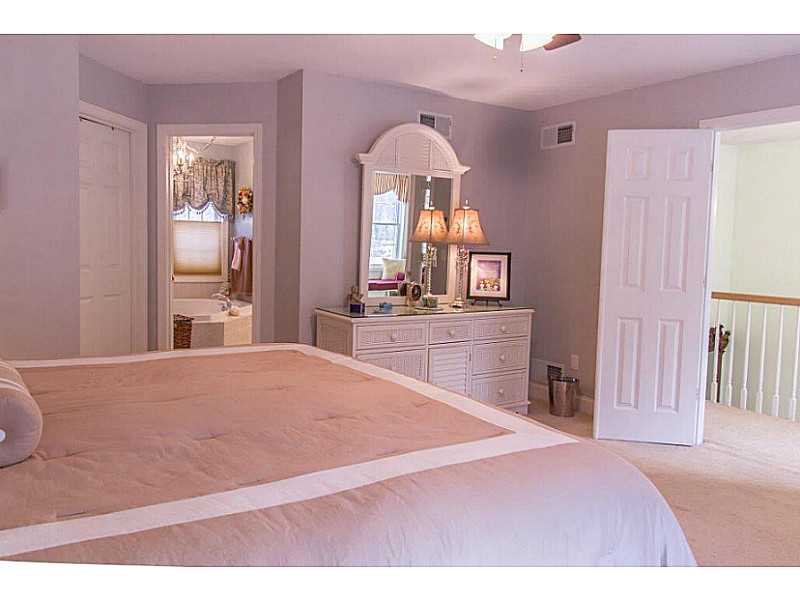 10 Tillinghast Road East Greenwich, RI 02818 - Photo 16 of 22 Master Bedroom.