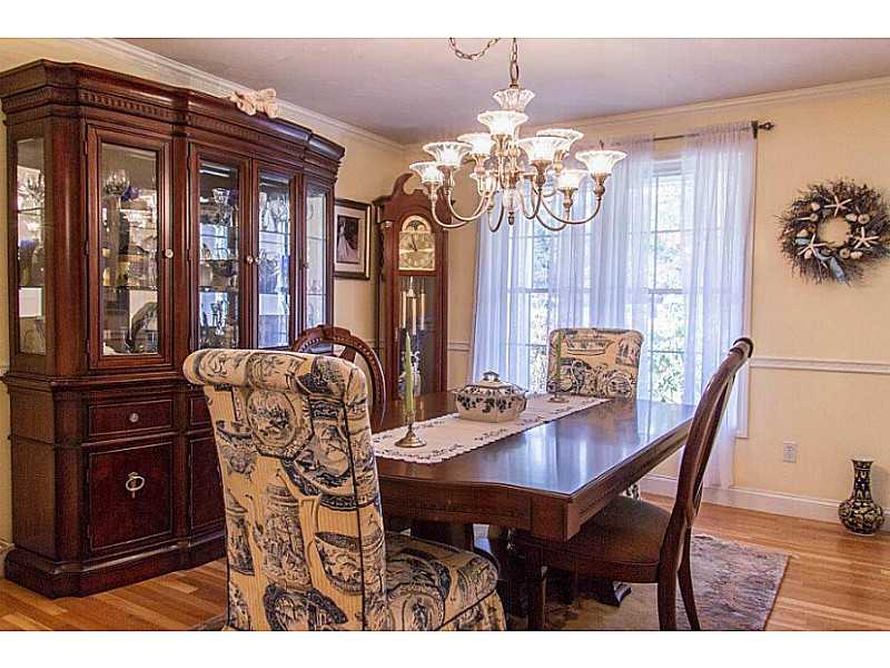 10 Tillinghast Road East Greenwich, RI 02818 - Photo 7 of 22 Dining Room.