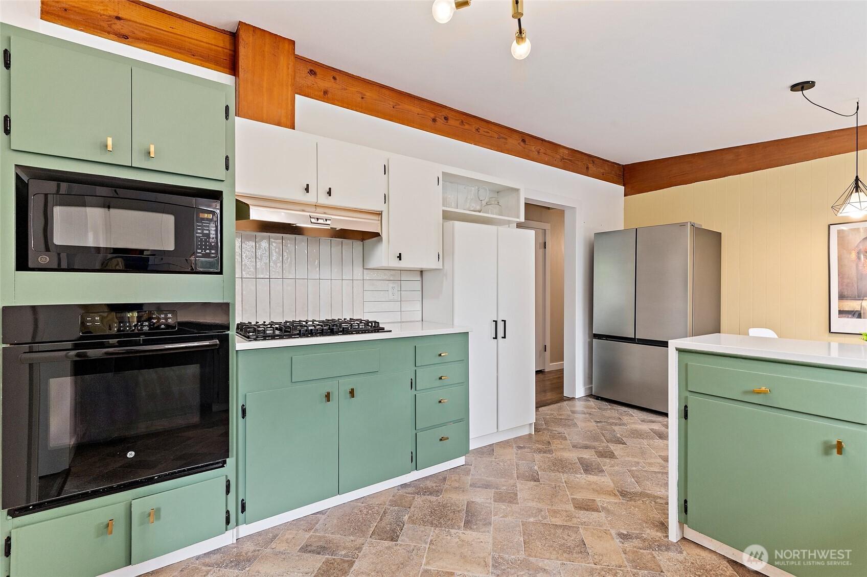 8707 Maple Lane Edmonds, WA 98026 - Photo 10 of 40