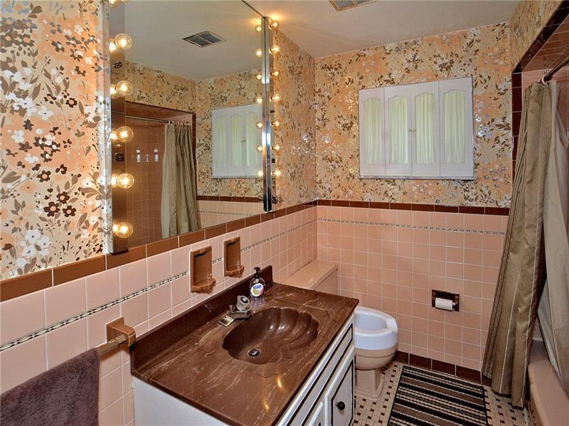 643 Filmore Road Pittsburgh, PA 15221 - Photo 18 of 21