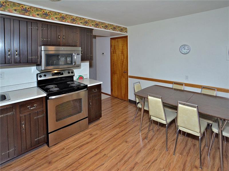 643 Filmore Road Pittsburgh, PA 15221 - Photo 3 of 21