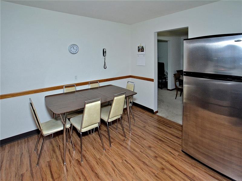 643 Filmore Road Pittsburgh, PA 15221 - Photo 4 of 21
