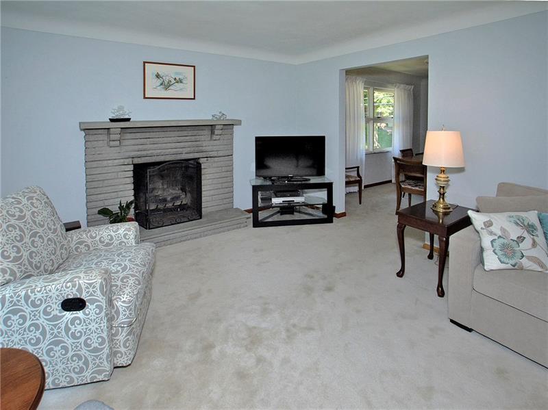 643 Filmore Road Pittsburgh, PA 15221 - Photo 8 of 21