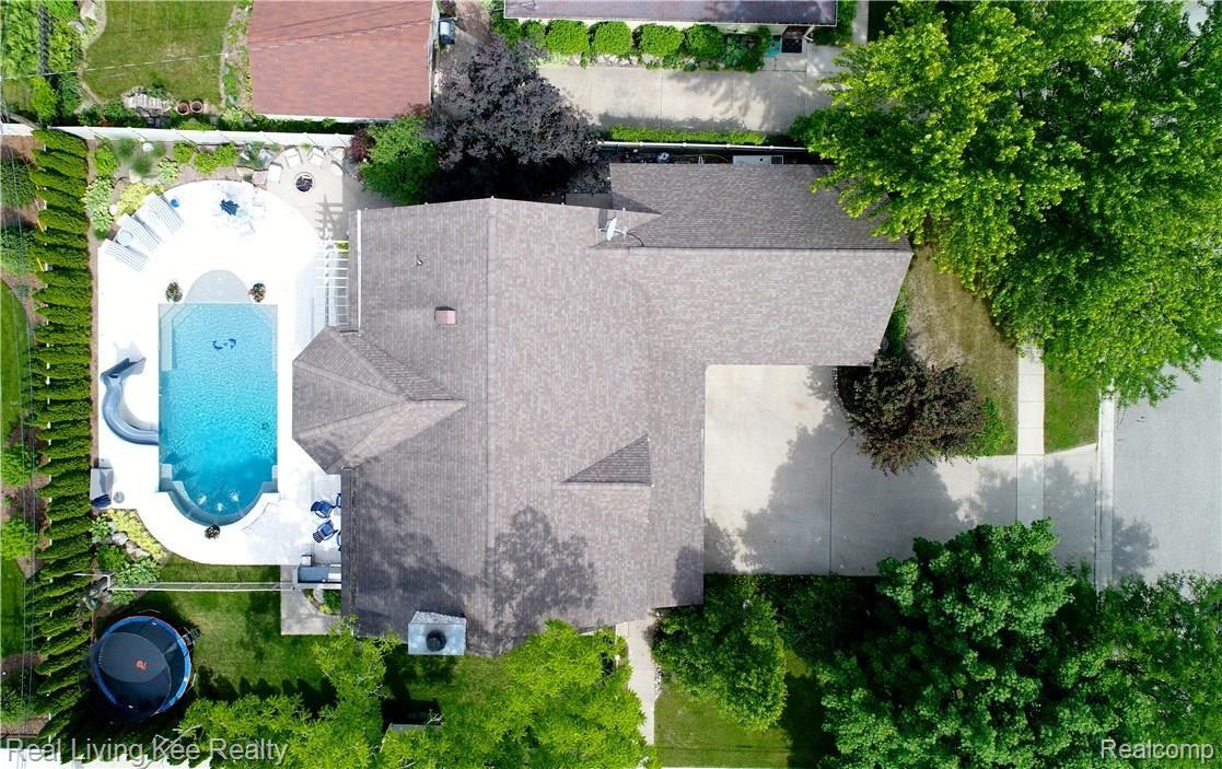 930 Fairview Avenue Rochester, MI 48307 - Photo 40 of 43 DJI_0006.jpg