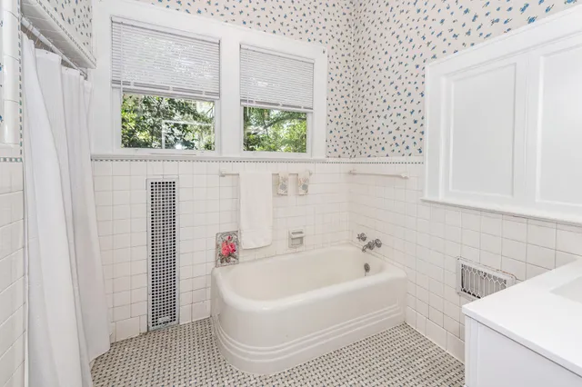 $899,000 | 458 Hampton Street, Walterboro, SC 29488