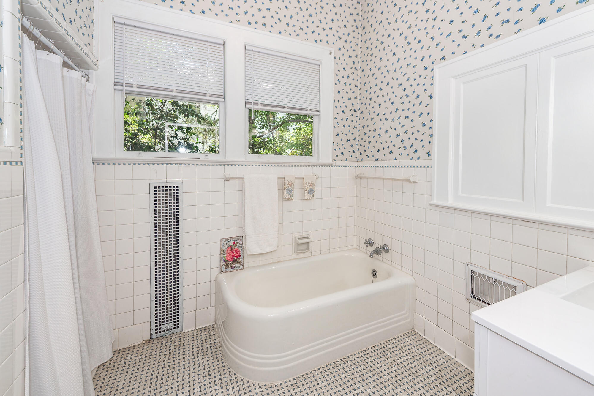 458 Hampton Street Walterboro, SC 29488 - Photo 37 of 90 65