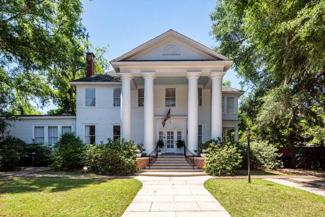 $899,000 | 458 Hampton Street, Walterboro, SC 29488