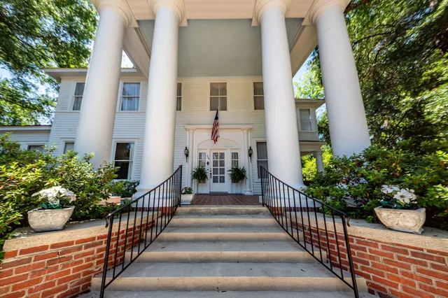 $899,000 | 458 Hampton Street, Walterboro, SC 29488