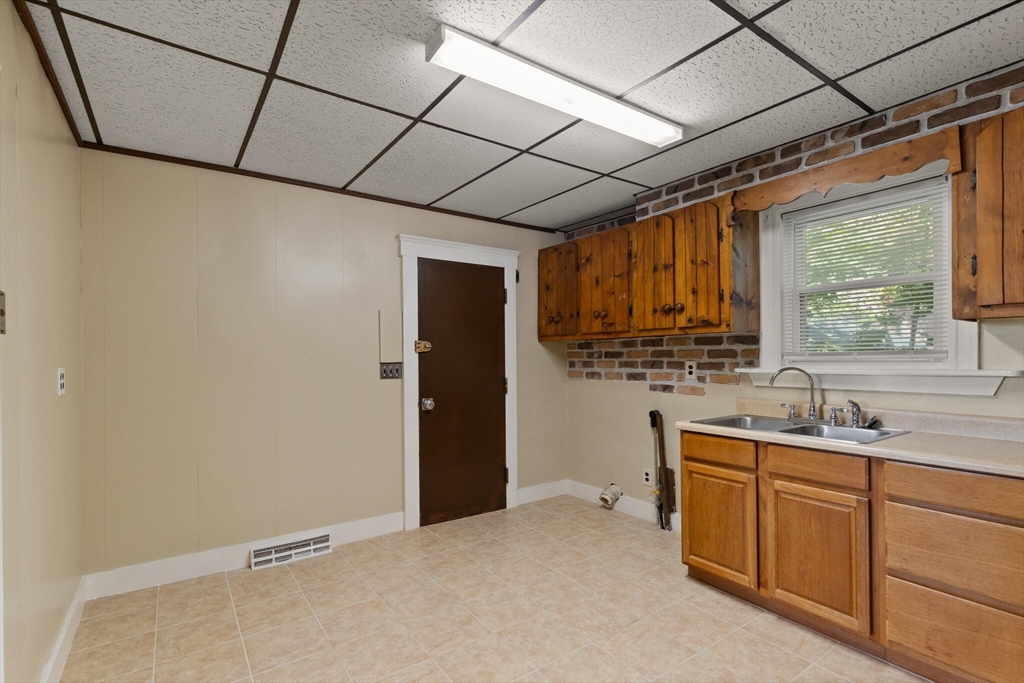 16 Moon Road Lynn, MA 01904 - Photo 11 of 23 Gallery Image 11