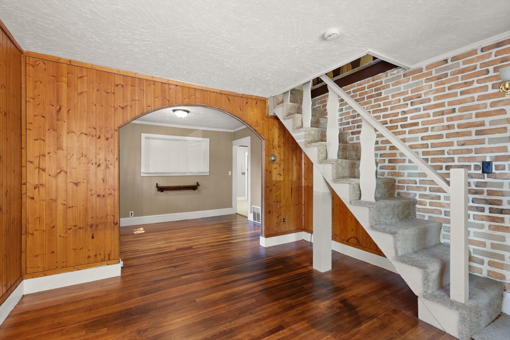 16 Moon Road Lynn, MA 01904 - Photo 3 of 23 Gallery Image 3