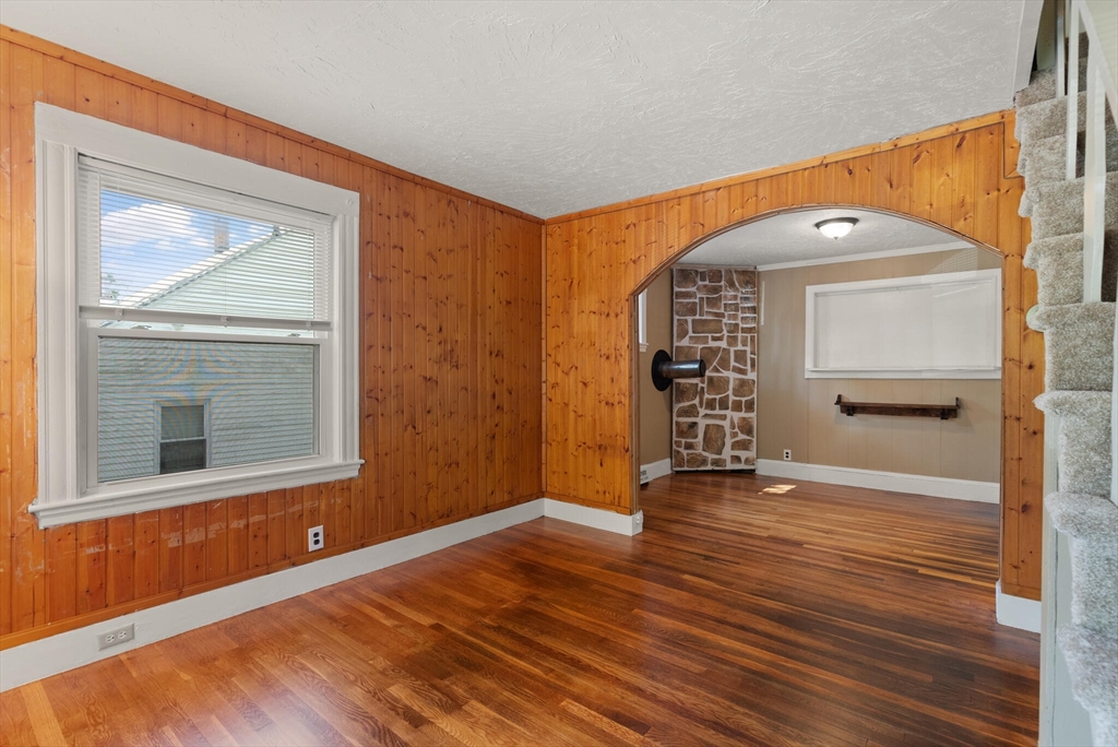16 Moon Road Lynn, MA 01904 - Photo 5 of 23 Gallery Image 5