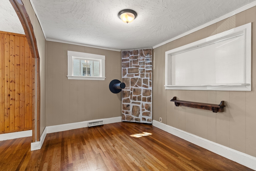16 Moon Road Lynn, MA 01904 - Photo 8 of 23 Gallery Image 8