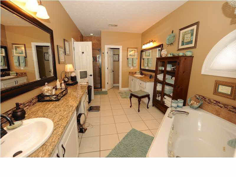 358 Pinewood Lane Ridgeland, MS 39157 - Photo 16 of 28 This master bath is great!