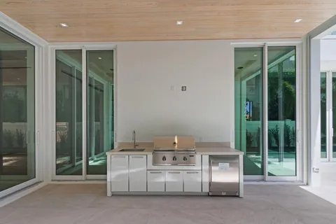 $4,900,000 | 330 Grove Place, Delray Beach, FL 33444