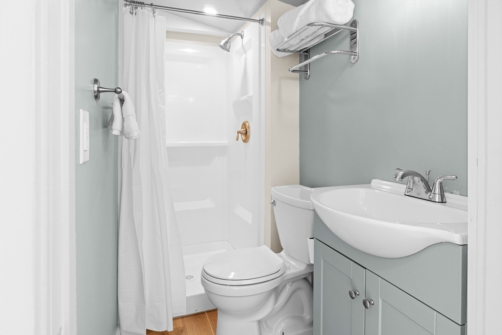 4 Middle Road Rockport, MA 01966 - Photo 10 of 37