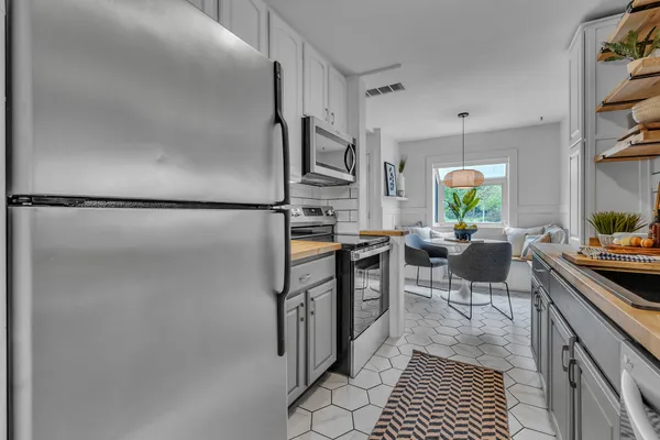 $325,000 | 2529 Hampshire Road, Ann Arbor, MI 48104