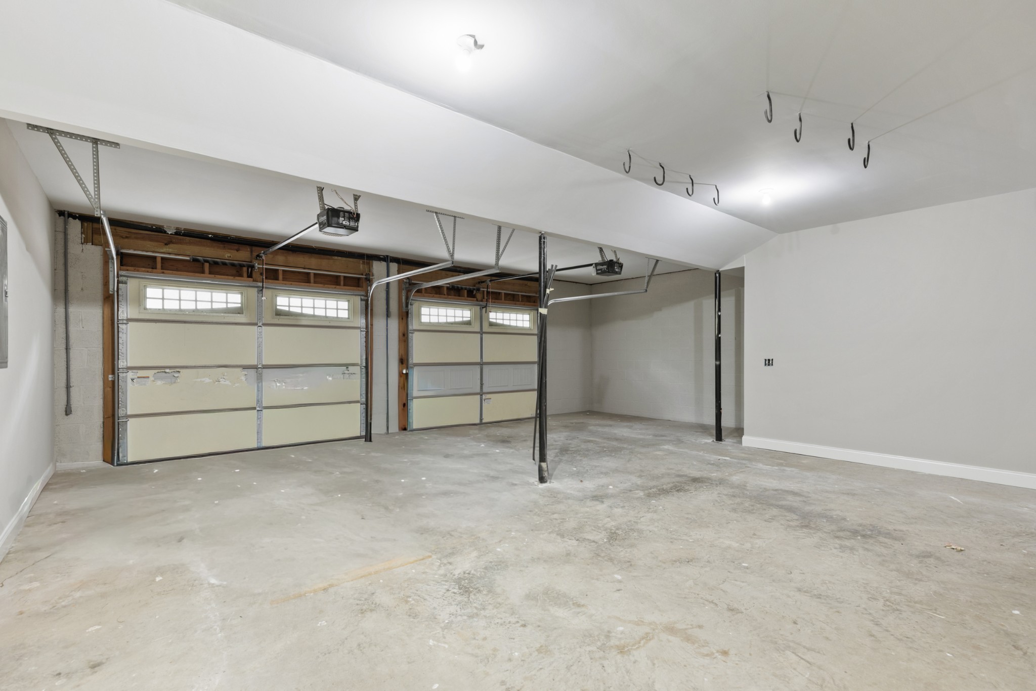 2294 Daniels Road Greenbrier, TN 37073 - Photo 41 of 52 a view of garage