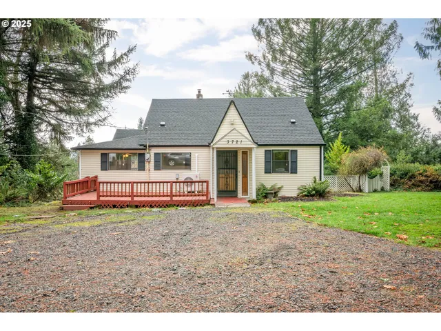 $319,000 | 3721 Columbia Heights Road, Longview, WA 98632