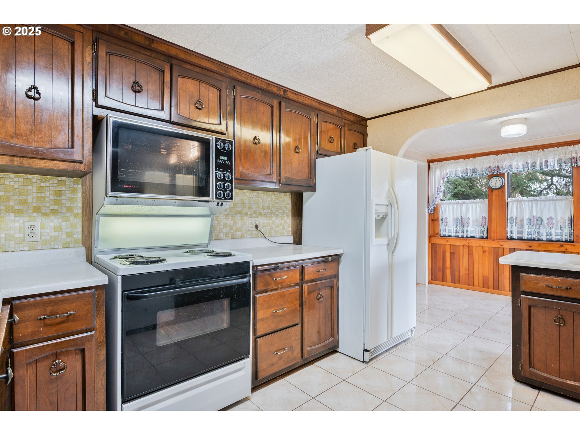 3721 Columbia Heights Road Longview, WA 98632 - Photo 12 of 42