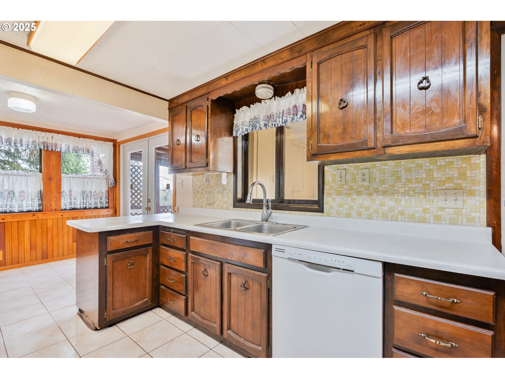 3721 Columbia Heights Road Longview, WA 98632 - Photo 13 of 42