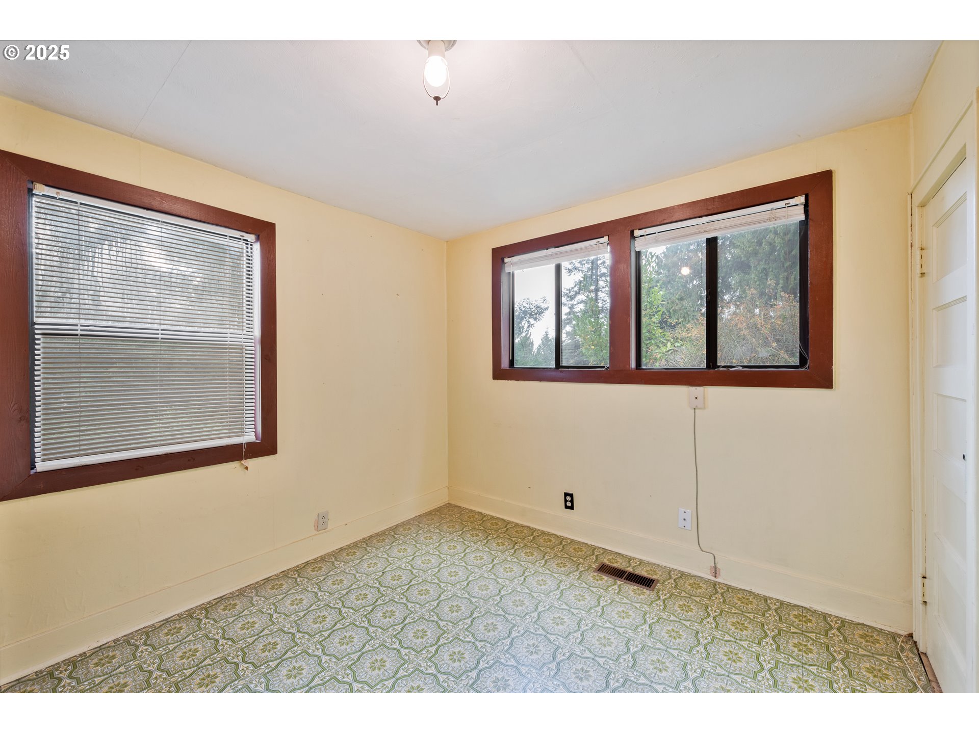 3721 Columbia Heights Road Longview, WA 98632 - Photo 20 of 42