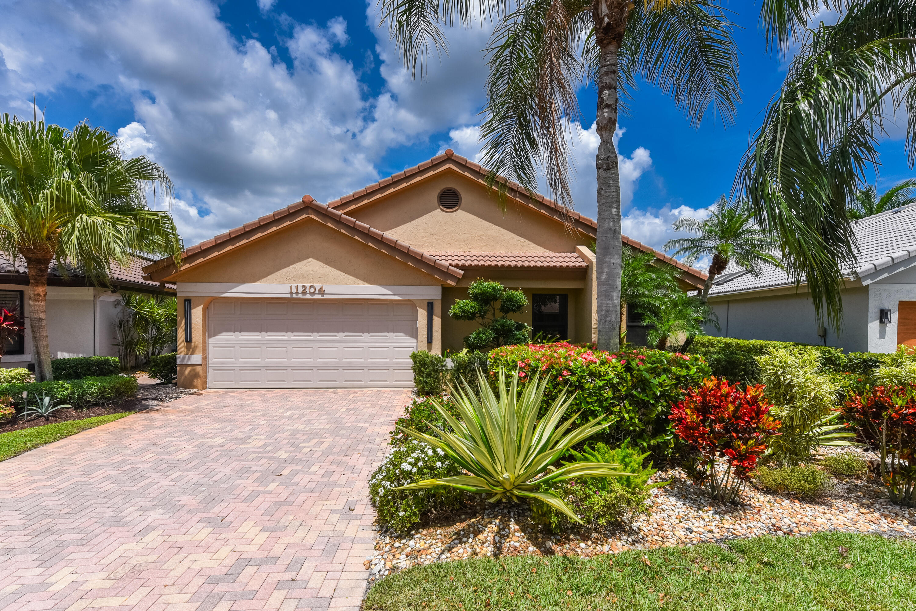11204 Cloverleaf Circle Boca Raton, FL 33428 - Photo 2 of 74 Exterior
